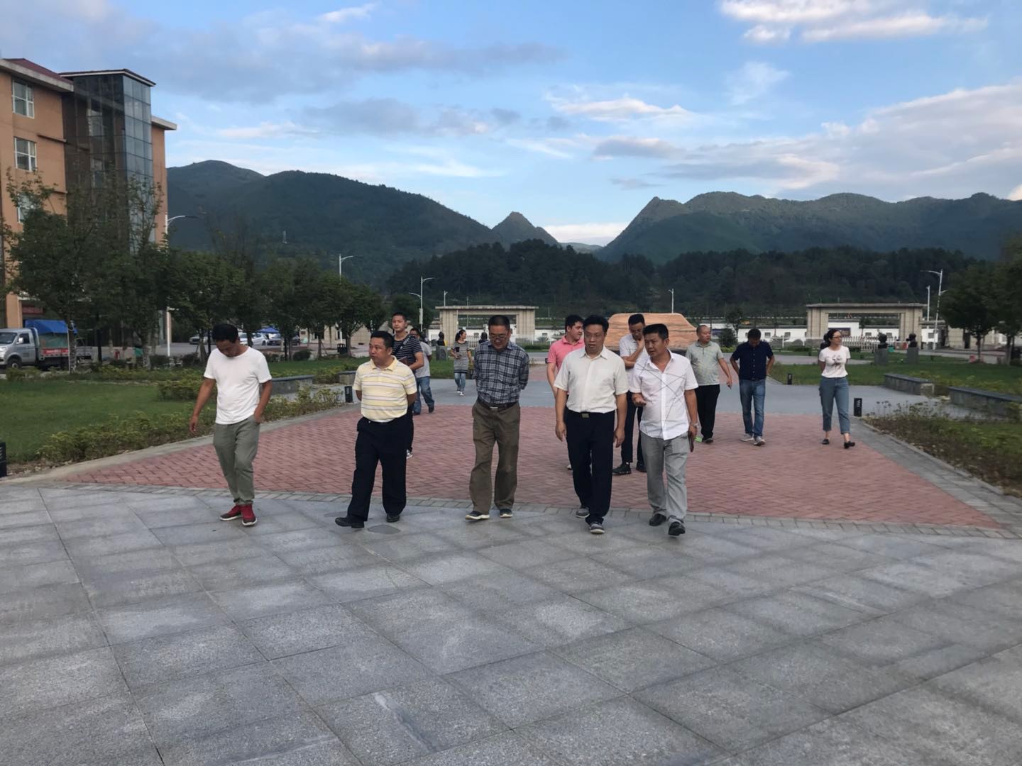 2020年贵定经济总量_贵定中学图片(3)